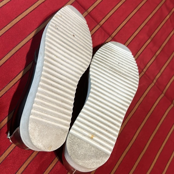 Just loafing around - Picture 6 of 8